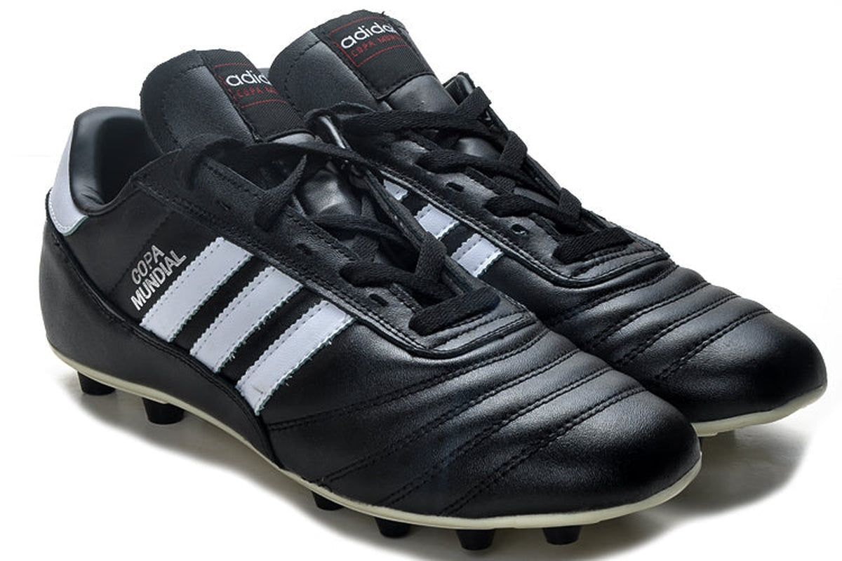 chuteira-campo-adidas-copa-mundial-fg-preta-e-branca-1