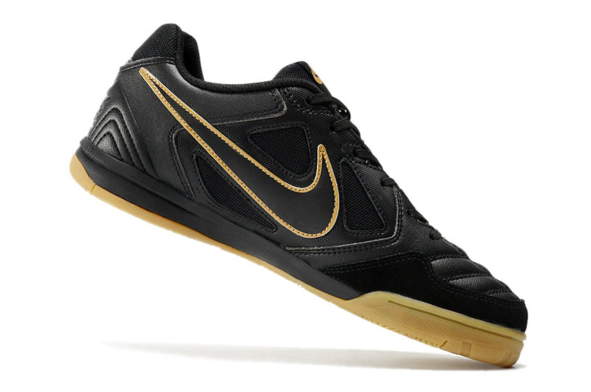 chuteira-futsal-supreme-x-nike-sb-gato-ic-preta-e-dourada-6