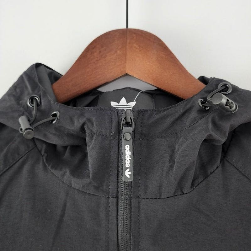 corta-vento-adidas-preto-e-branco-3