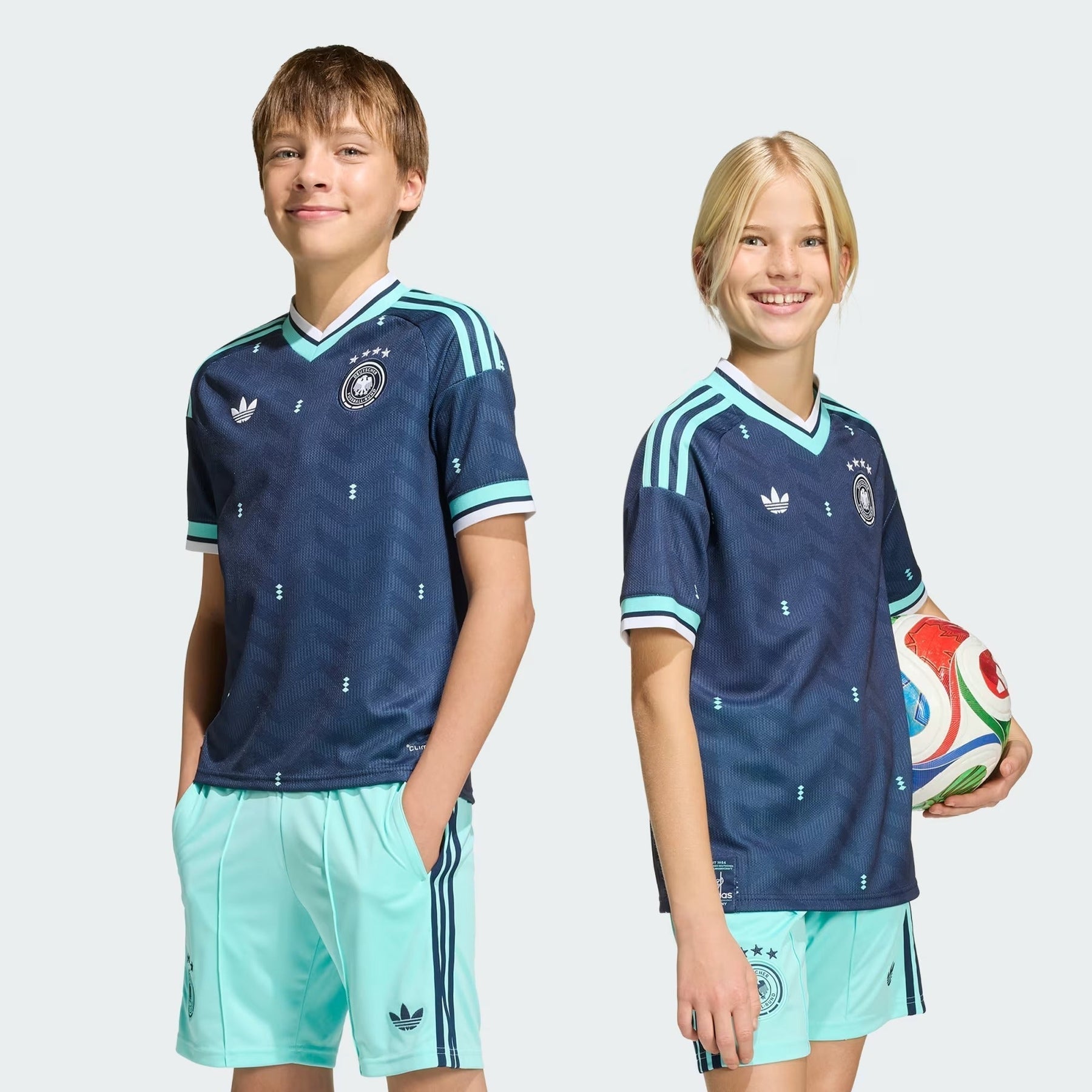 Conjunto Infantil Alemanha 2026/27 II Kit