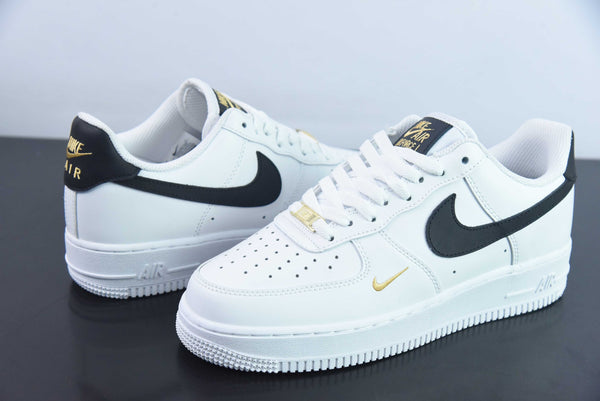 Nike Air Force 1 Low - Branco e Dourado