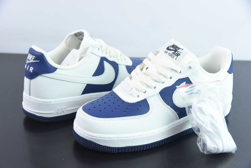 Nike Air Force 1 Low - Branco com Azul