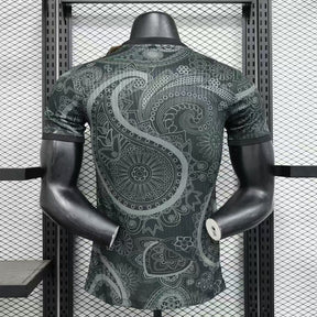 camisa-barcelona-edição-especial-2024-25-jogador-nike-masculino-preta-e-branca-2