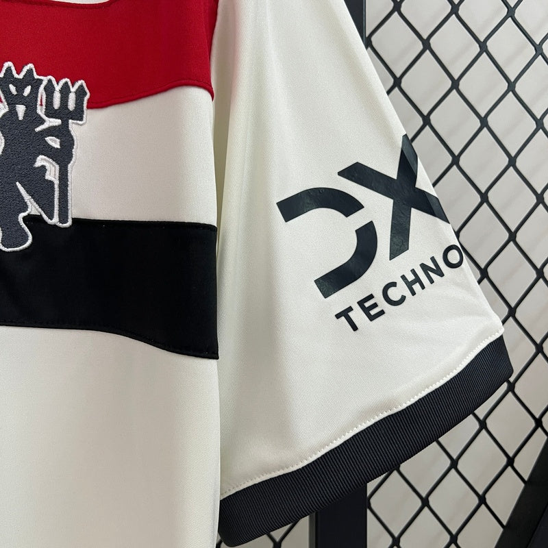 camisa-do-manchester-united-24-25-branco-3