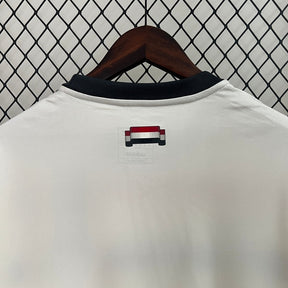 camisa-do-manchester-united-24-25-branco-4