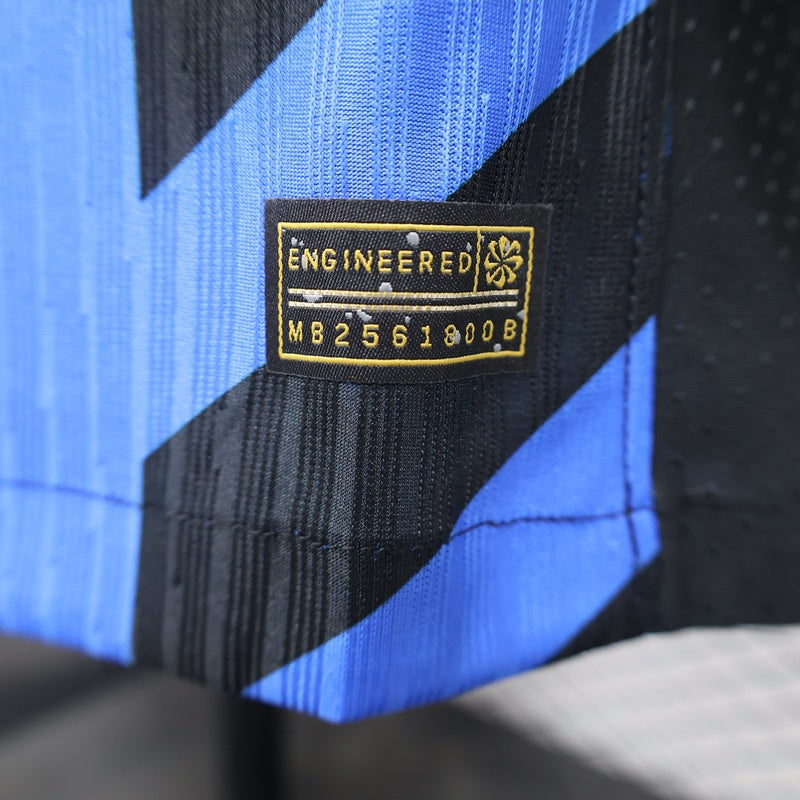 camisa-inter-de-milão-home-2024-25-jogador-nike-masculino-azul-preta-e-dourada-3