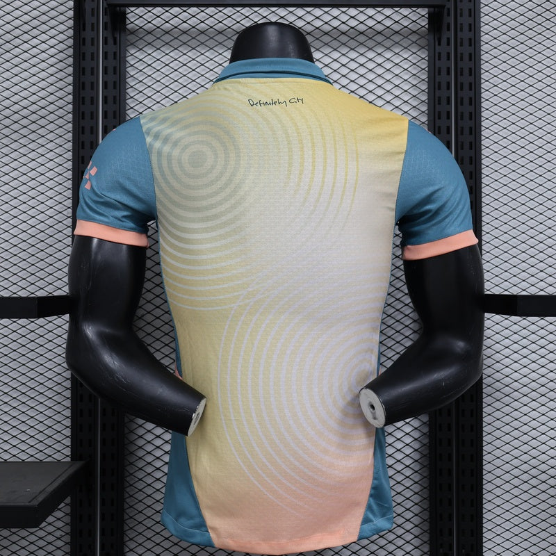 camisa-manchester-city-third-2024-25-jogador-puma-masculino-creme-azul-e-rosa-2