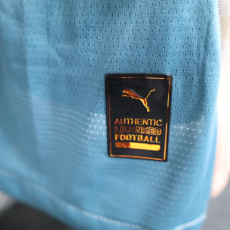 camisa-manchester-city-third-2024-25-jogador-puma-masculino-creme-azul-e-rosa-3