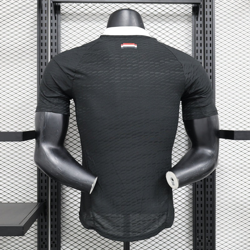 camisa-manchester-united-2024-25-jogador-adidas-masculino-preta-e-branca-2