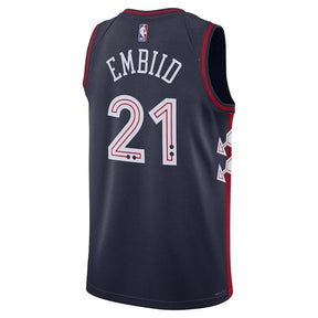 camisa-nba-joel-embiid-philadelphia-76ers-23-24-azul-marinho-edição-cidade-3