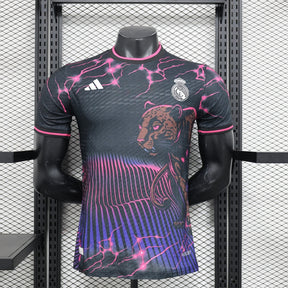 camisa-real-madrid-edição-especial-2024-25-jogador-adidas-masculino-preta-roxa-e-rosa-1