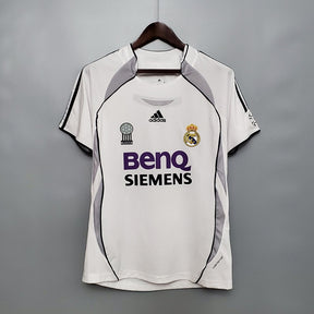 camisa-retrô-real-madrid-2006-07-home-1