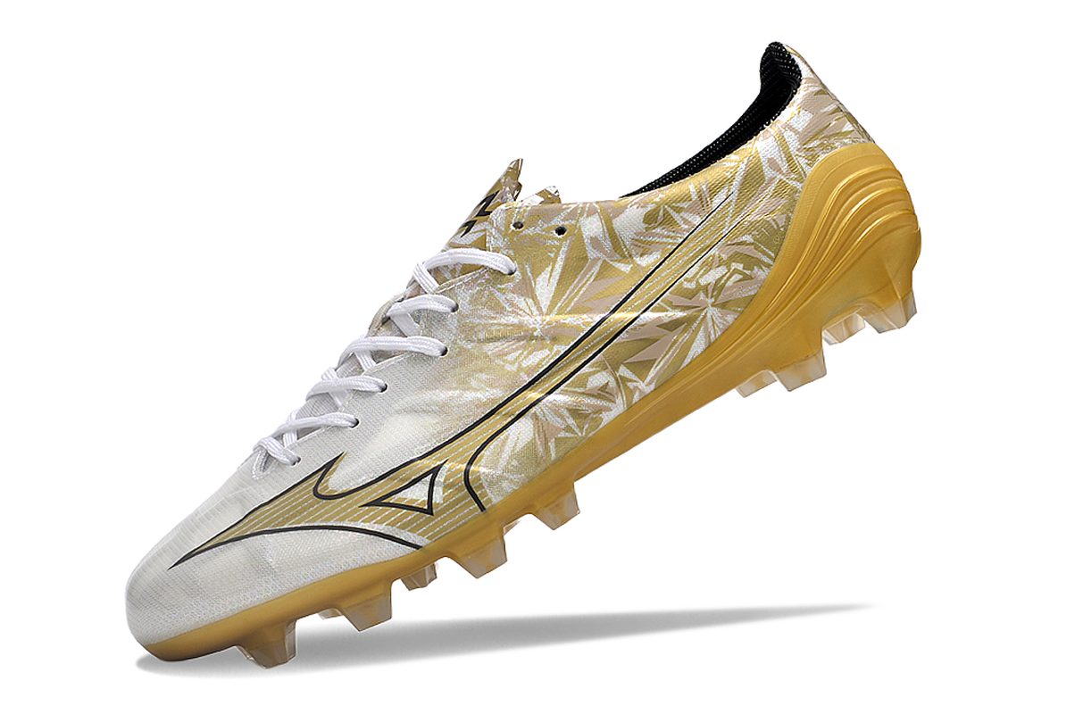 chuteira-campo-mizuno-alpha-fg-branca-e-dourada-sérgio-ramos-4