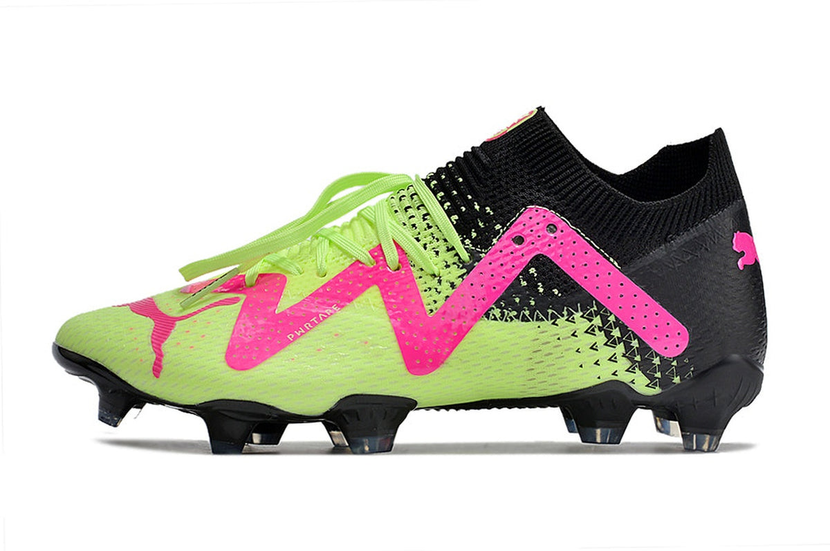 chuteira-campo-puma-future-ultimate-fg-preta-verde-e-rosa-tricks-pack-1
