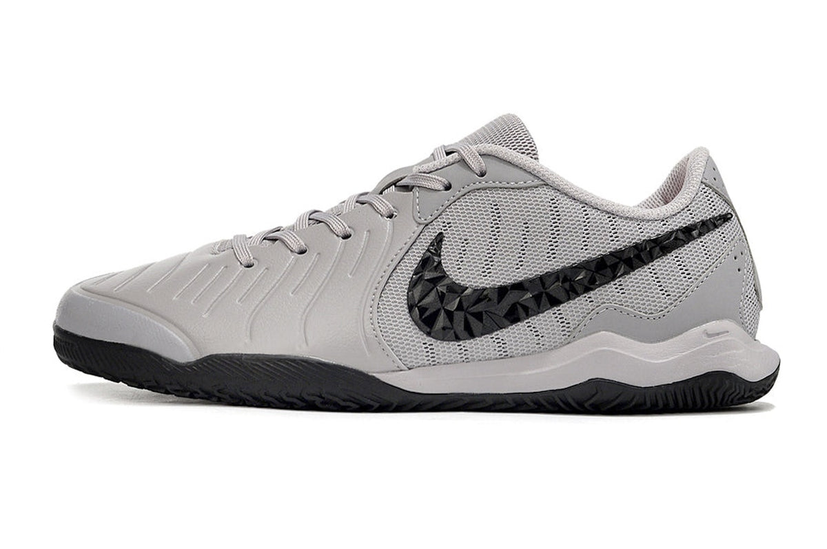 chuteira-futsal-nike-tiempo-legend-10-academy-ic-prata-e-preto-rising-gem-pack-1
