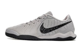 chuteira-futsal-nike-tiempo-legend-10-academy-ic-prata-e-preto-rising-gem-pack-1
