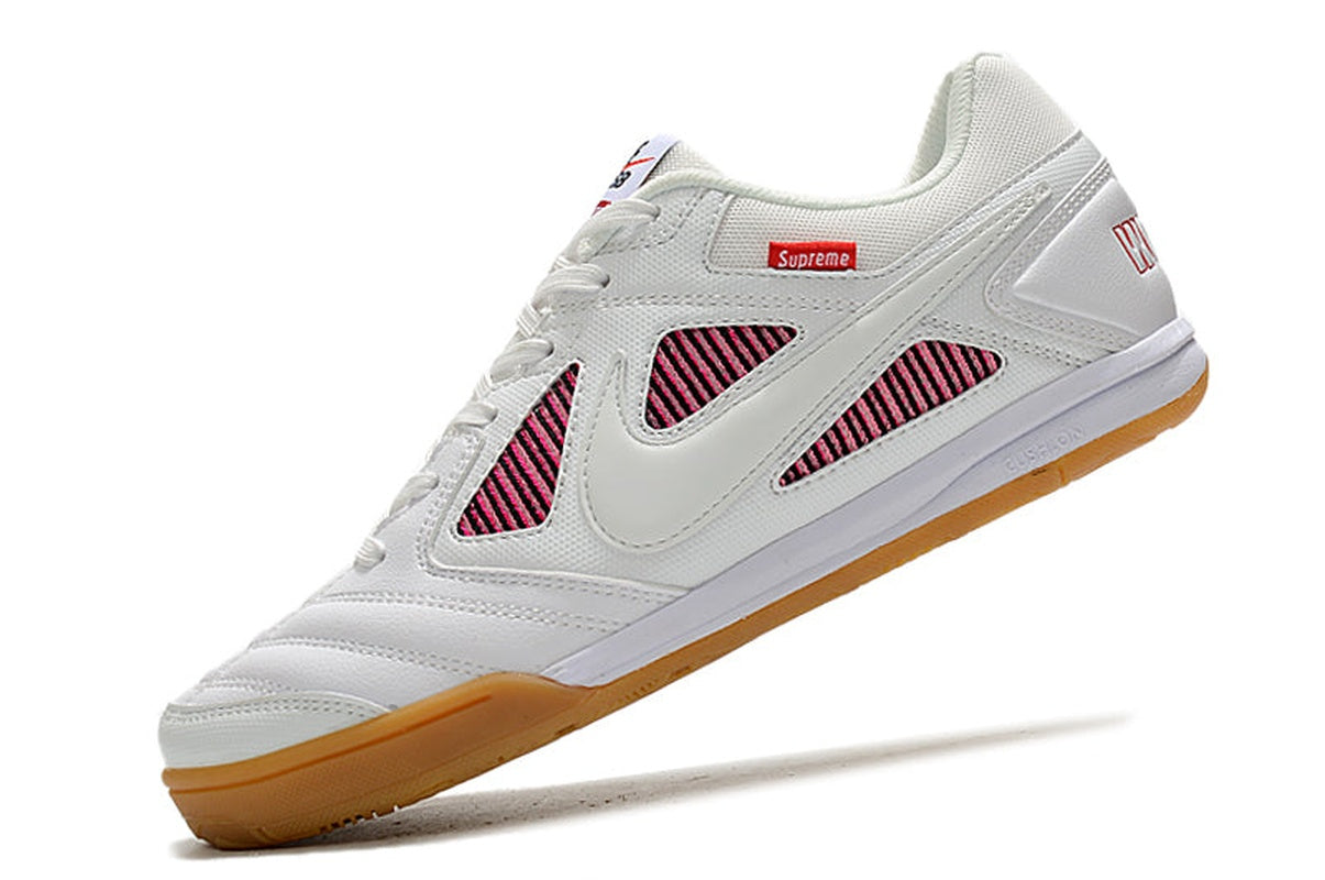 chuteira-futsal-supreme-x-nike-sb-gato-ic-branca-e-rosa-5