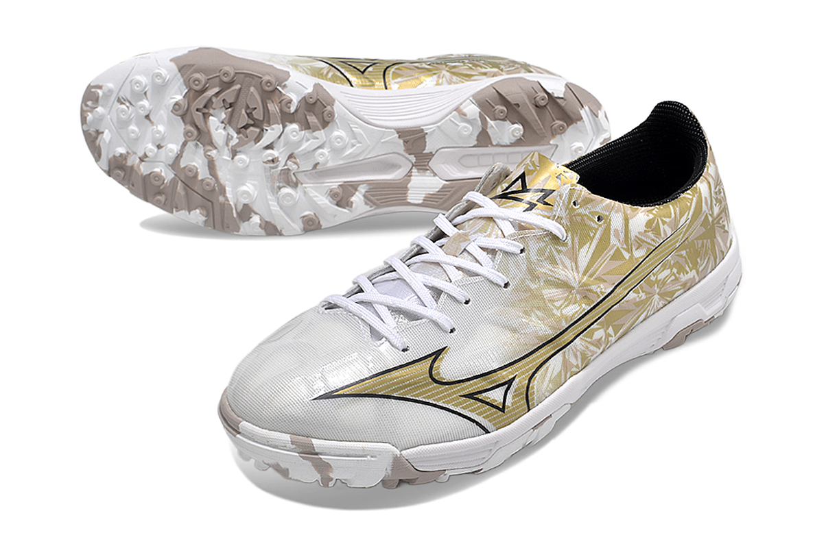 chuteira-society-mizuno-alpha-tf-branca-e-dourado-prism-gold-sérgio-ramos-4
