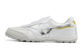chuteira-society-mizuno-morelia-sala-japan-tf-branca-e-prata-beta-shining-1