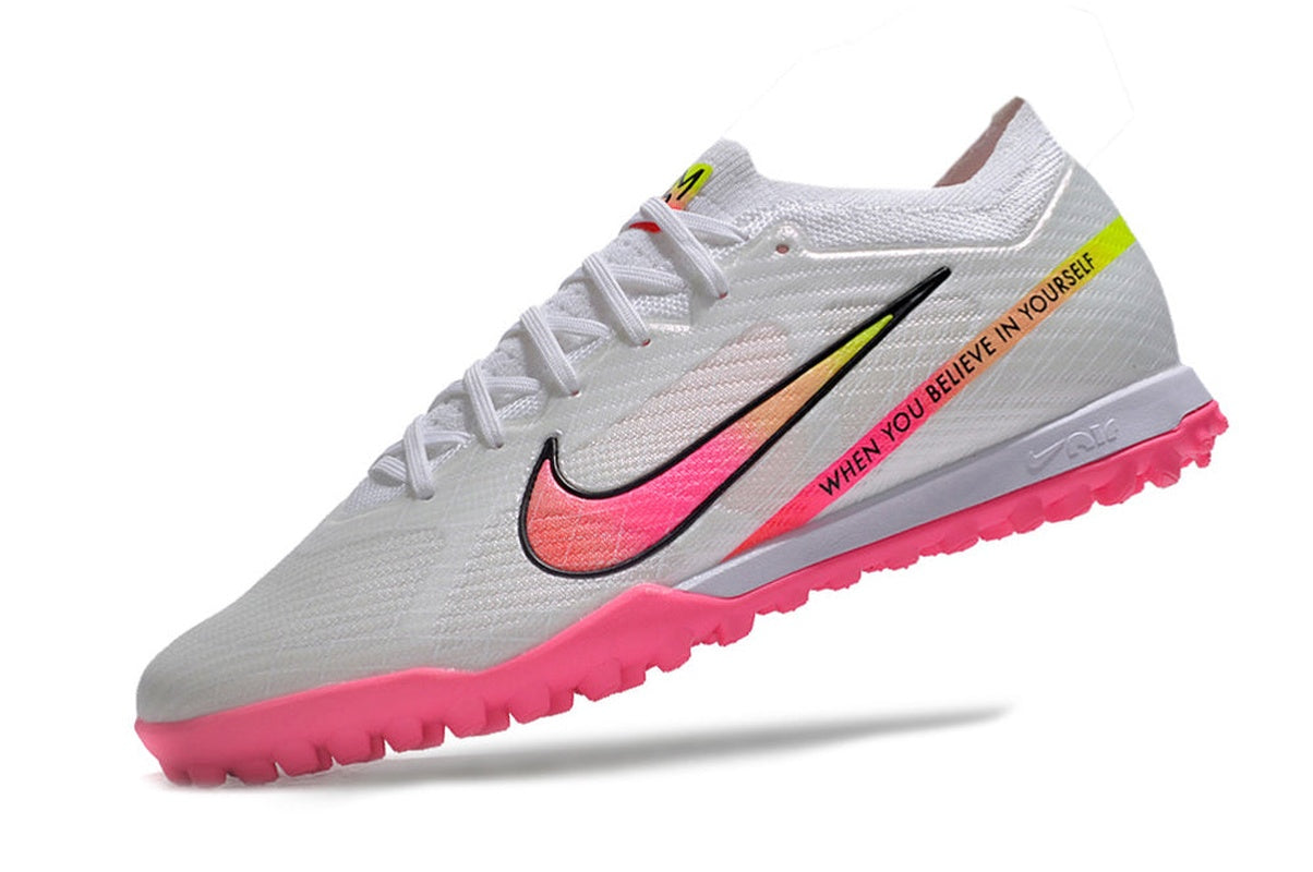 chuteira-society-nike-air-zoom-mercurial-vapor-15-elite-tf-branca-e-rosa-rashford-3