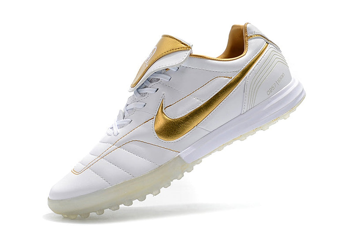 chuteira-society-nike-retrô-tiempo-legend-7-elite-tf-branca-e-dourado-r10-6