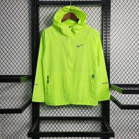 corta-vento-nike-essential-hd-verde-1