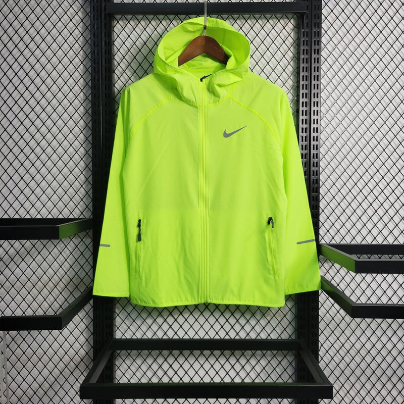 corta-vento-nike-essential-hd-verde-1