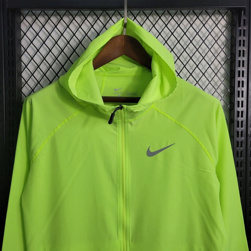 corta-vento-nike-essential-hd-verde-6