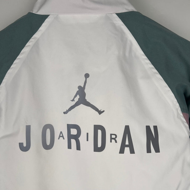 corta-vento-nike-jordan-branca-e-cinza-5