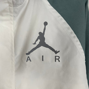 corta-vento-nike-jordan-branca-e-cinza-6