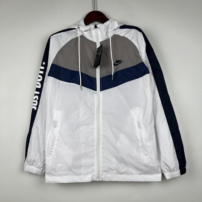corta-vento-nike-sportswear-branca-e-preta-1