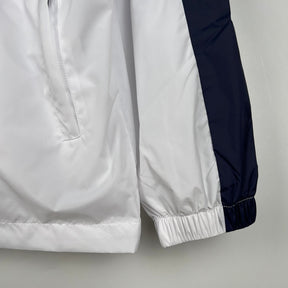 corta-vento-nike-sportswear-branca-e-preta-5