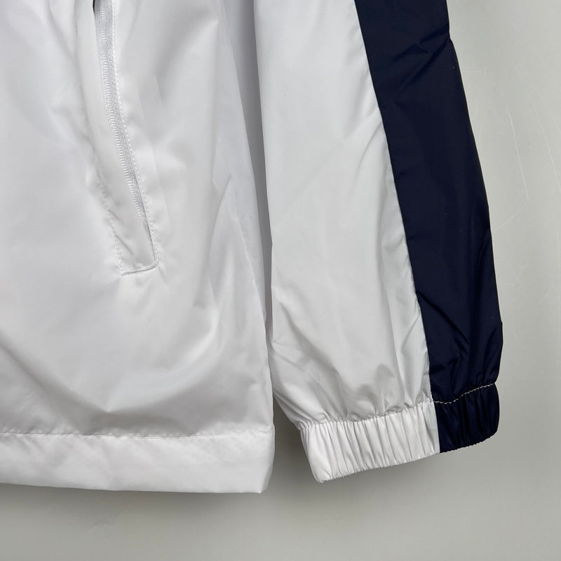 corta-vento-nike-sportswear-branca-e-preta-5