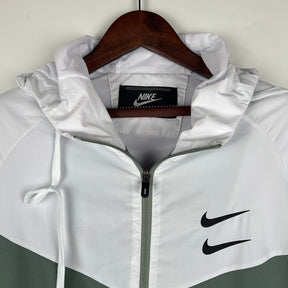 corta-vento-nike-sportswear-branca-e-verde-5