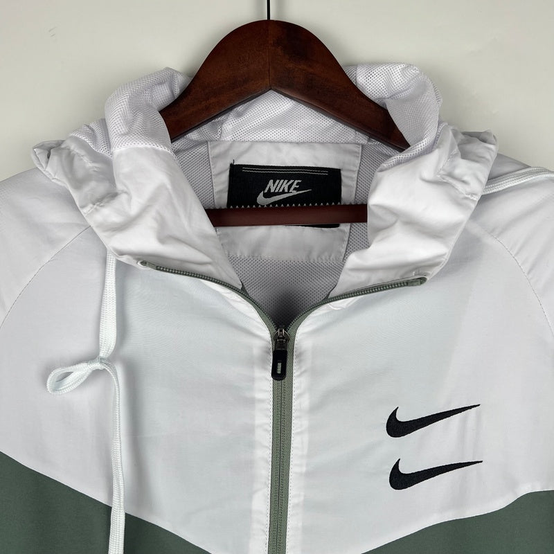 corta-vento-nike-sportswear-branca-e-verde-5