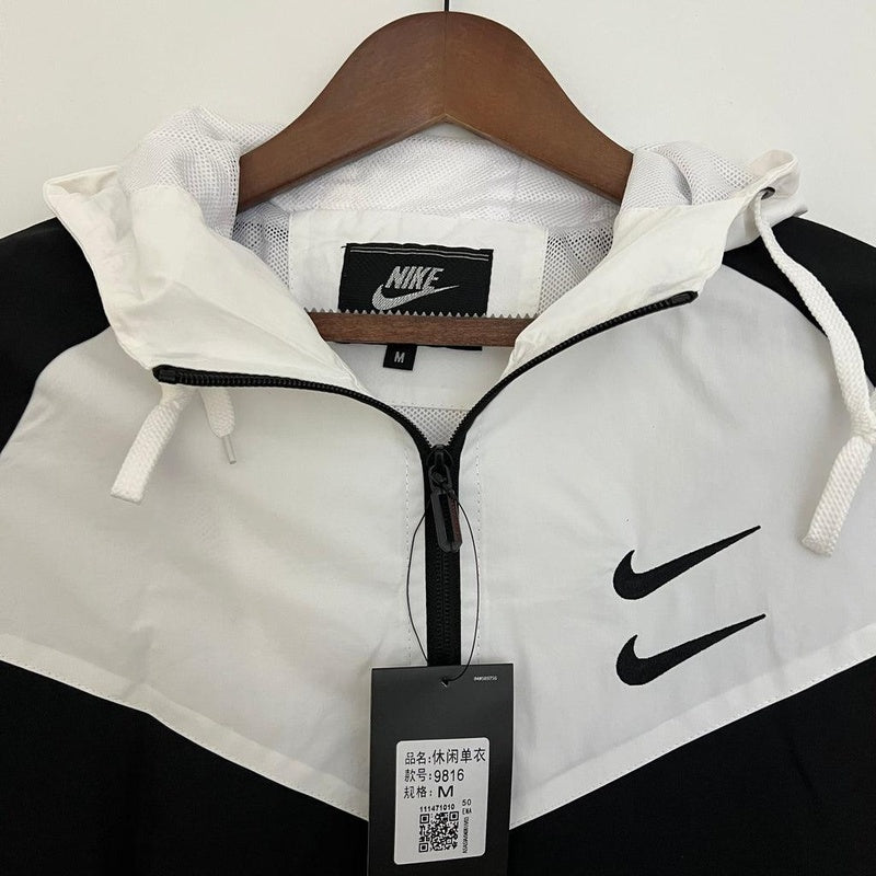 corta-vento-nike-sportswear-preto-e-branco-6