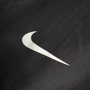 corta-vento-nike-sportwear-swoosh-preto-4