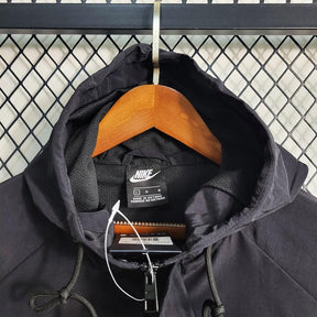 corta-vento-nike-sportwear-swoosh-preto-5