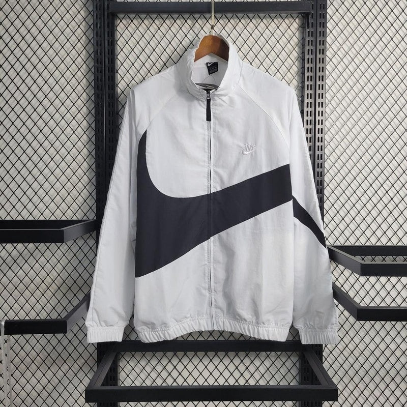 corta-vento-nike-swoosh-branco-e-preto-1