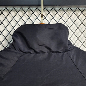 corta-vento-nike-swoosh-preto-e-branco-5