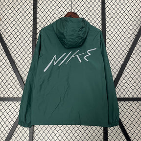 corta-vento-nike-verde-2024-2