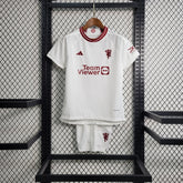 kit-infantil-manchester-united-away-23-24-1