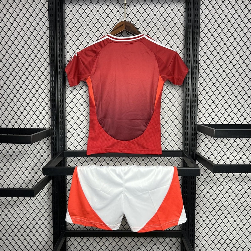 kit-infantil-manchester-united-titular-2024-25-5
