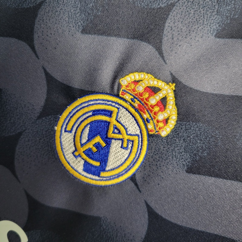 kit-infantil-real-madrid-away-23-24-3