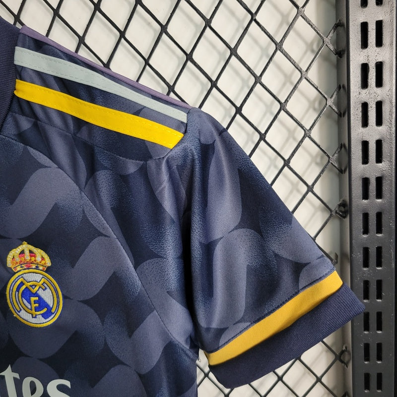 kit-infantil-real-madrid-away-23-24-9