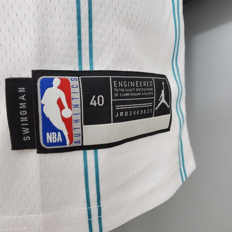 regata-charlotte-hornets-masculina-branca-5