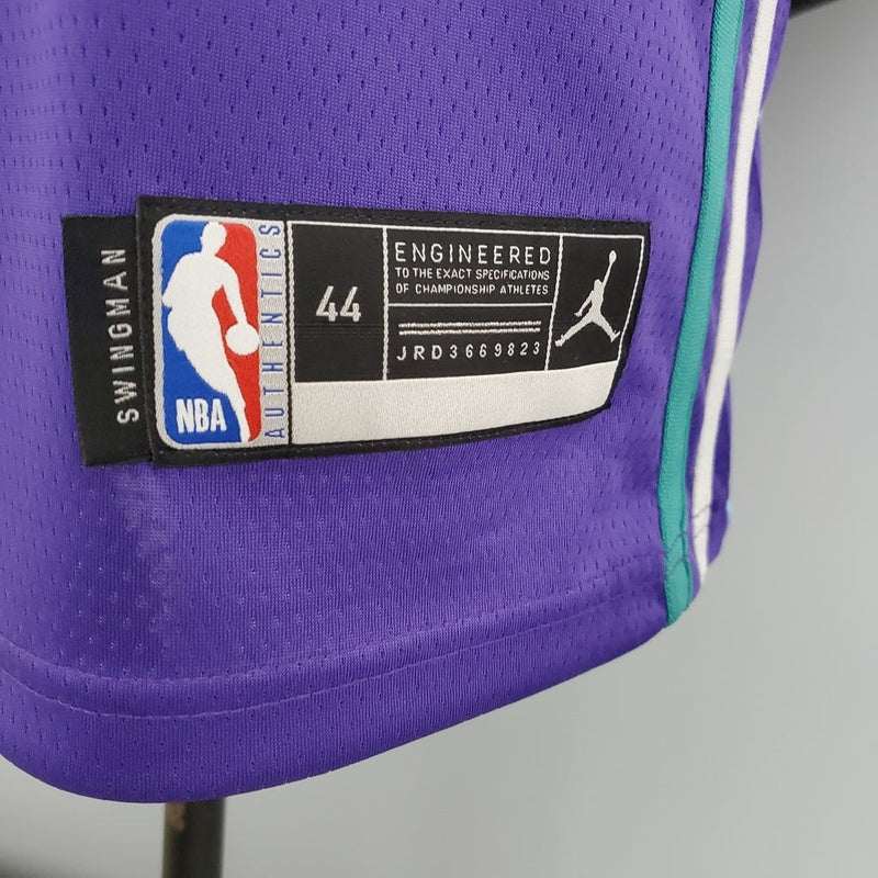 regata-charlotte-hornets-masculina-roxa-5